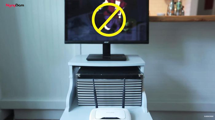 Không đặt router ở gần tv, bếp từ