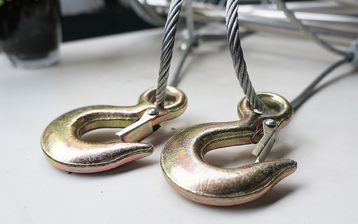 móc khóa của thang dây thoát hiểm