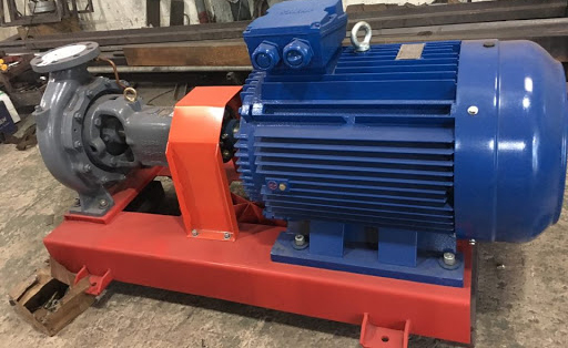 Máy bơm chạy bằng diesel