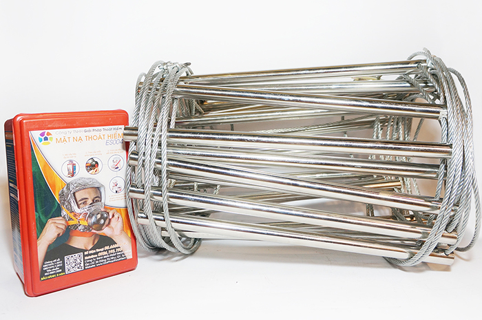 Thang dây thoát hiểm