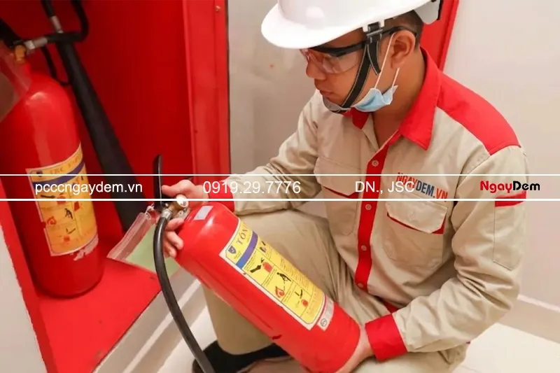 Bảo dưỡng bình chữa cháy tại TP.HCM: Kiểm tra, nạp sạc chuẩn pccc