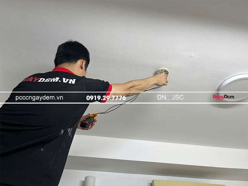 Bảo dưỡng thiết bị PCCC chuyên nghiệp uy tín tại PCCC Ngày Đêm cách kiểm tra đầu báo nhiệt