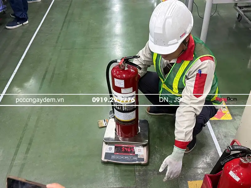 Dịch vụ bảo dưỡng bình chữa cháy tại Sóc Sơn số lượng lớn tận nơi giúp doanh nghiệp tối ưu hóa chi phí và đảm bảo an toàn PCCC