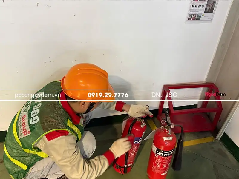 Bảo dưỡng bình chữa cháy tại PCCC Ngày Đêm giá rẻ tiết kiệm chi phí