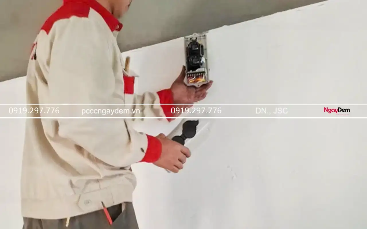 trực tiếp kiểm tra, sửa chữa báo cháy - bảo trì pccc cho bệnh viên quân y 354