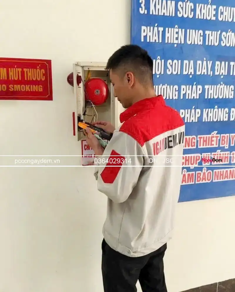 Thực hiện kiểm tra, sửa chữa chuông, đèn, nút ấn báo cháy Thực hiện kiểm tra, sửa chữa chuông, đèn, nút ấn báo cháy