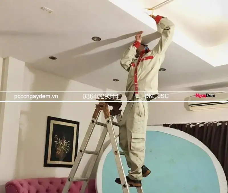 Thi công lắp đặt PCCC cho nhà ở 6 tầng - kỹ thuật thực hiện thi công lắp đầu báo