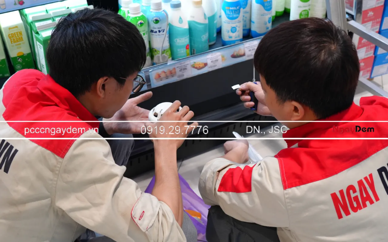 Kiểm tra đầu báo cháy fujji mart