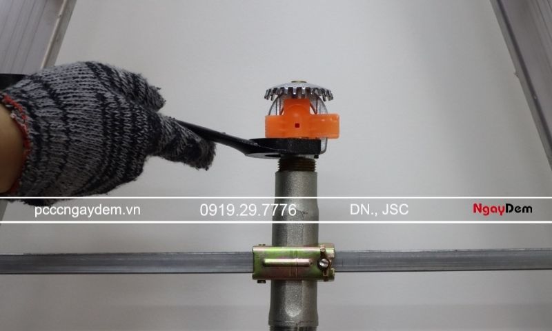 Đầu phun chữa cháy sprinkler là gì? Cấu tạo và nguyên lý hoạt động Khoảng cách và vị trí lắp đặt đầu phun sprinkler