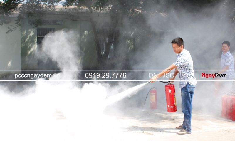 Bột BC là gì? Đặc điểm và phạm vi ứng dụng trong phòng cháy chữa cháy Đám cháy loại B – Chất lỏng và chất rắn hóa lỏng