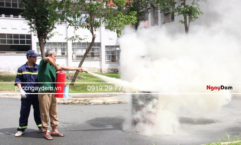 Bột chữa cháy là chất gì? Thành phần và công dụng và cách dùng Công dụng của bột chữa cháy trong thực tế