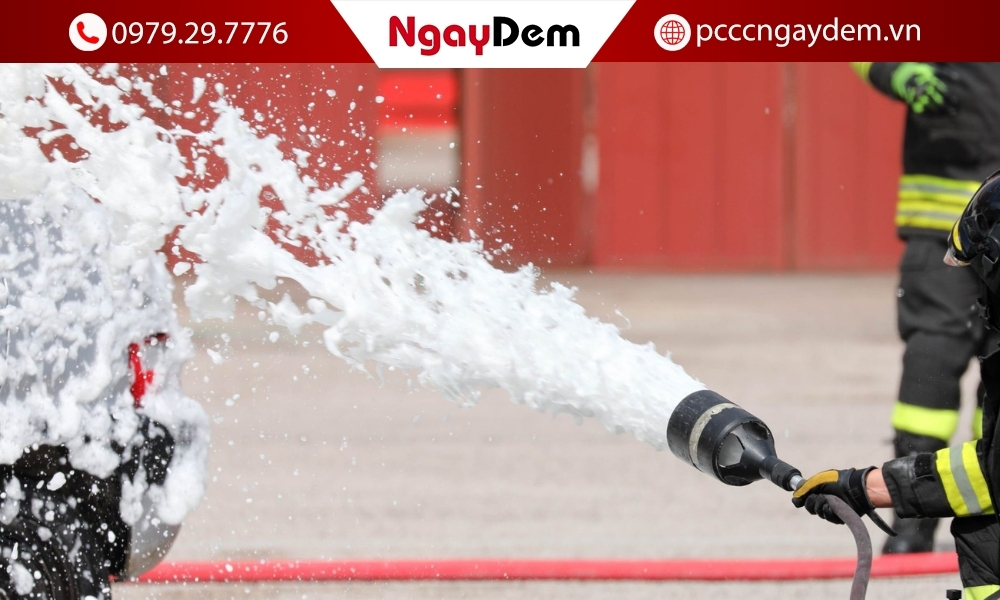 Bọt chữa cháy là gì? Phân loại, nguyên lý hoạt động và ứng dụng Bọt chữa cháy là gì