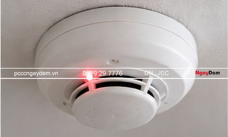 Đầu báo khói bị lỗi: Nguyên nhân phổ biến và cách khắc phục Đầu báo khói nháy đèn đỏ bất thường
