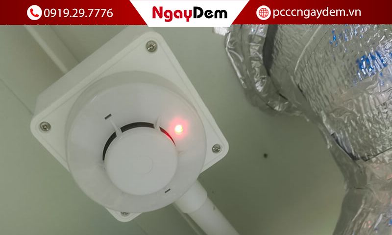 Đầu báo khói quang là gì? Cấu tạo và nguyên lý hoạt động