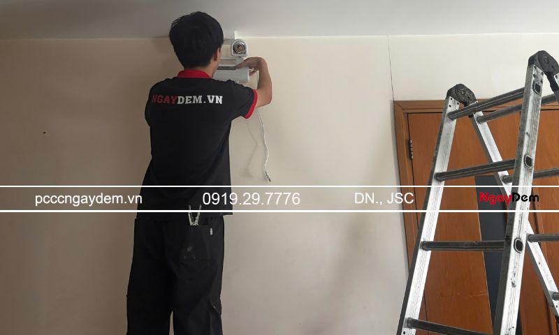 Khoảng cách đèn chiếu sáng sự cố bao nhiêu là đúng tiêu chuẩn? Cách xác định khoảng cách giữa các đèn sự cố