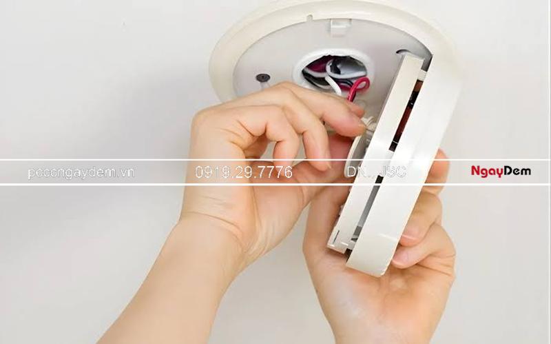 Sơ đồ đấu dây đầu báo khói: Hướng dẫn lắp đặt đúng chuẩn kỹ thuật Sơ đồ đấu dây đầu báo khói